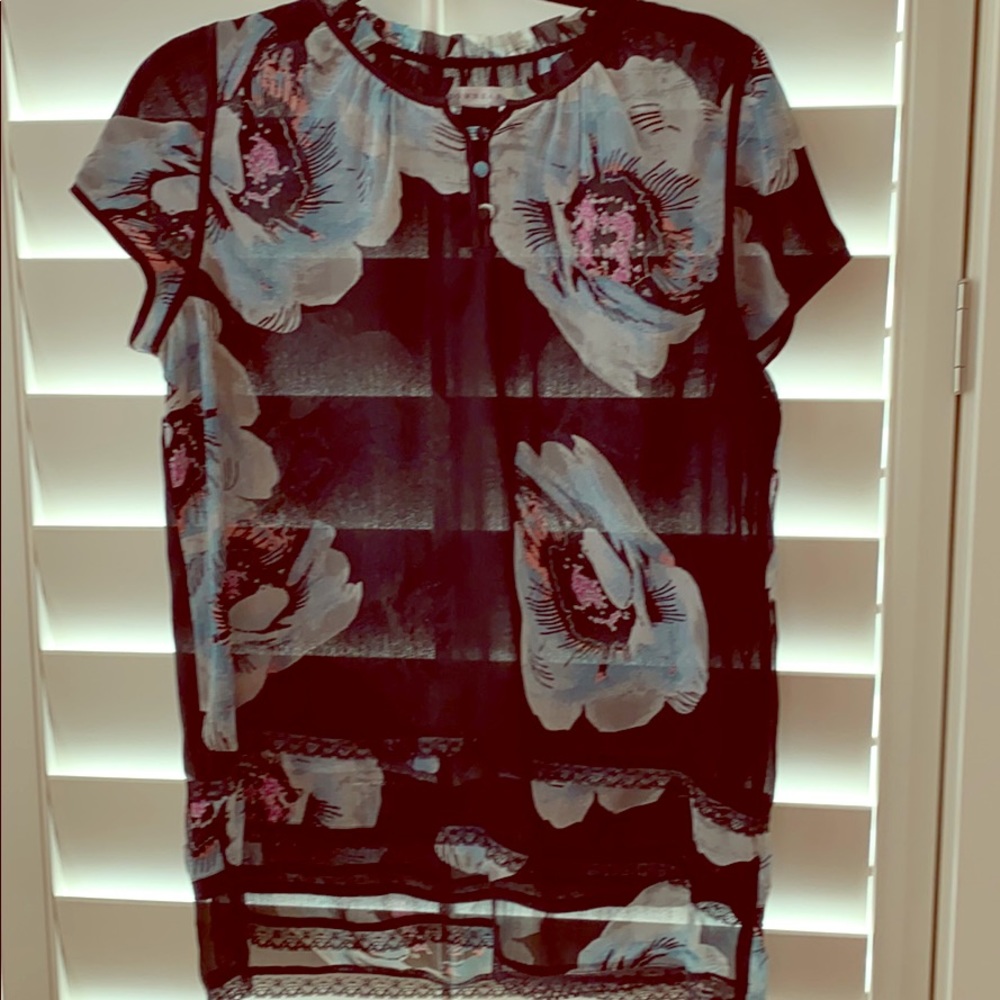 Black floral short sleeve blouse